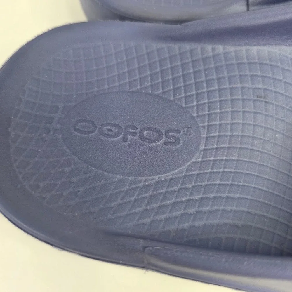 OOFOS Women 8 OOahh Recovery Slide Sandals Navy Blue Orthopedic Comfort Shoes